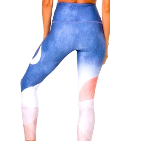 Onzie High Rise Graphic Soul Leggings Med/Large Yoga Gym Athletic Sporty… - Picture 1 of 5